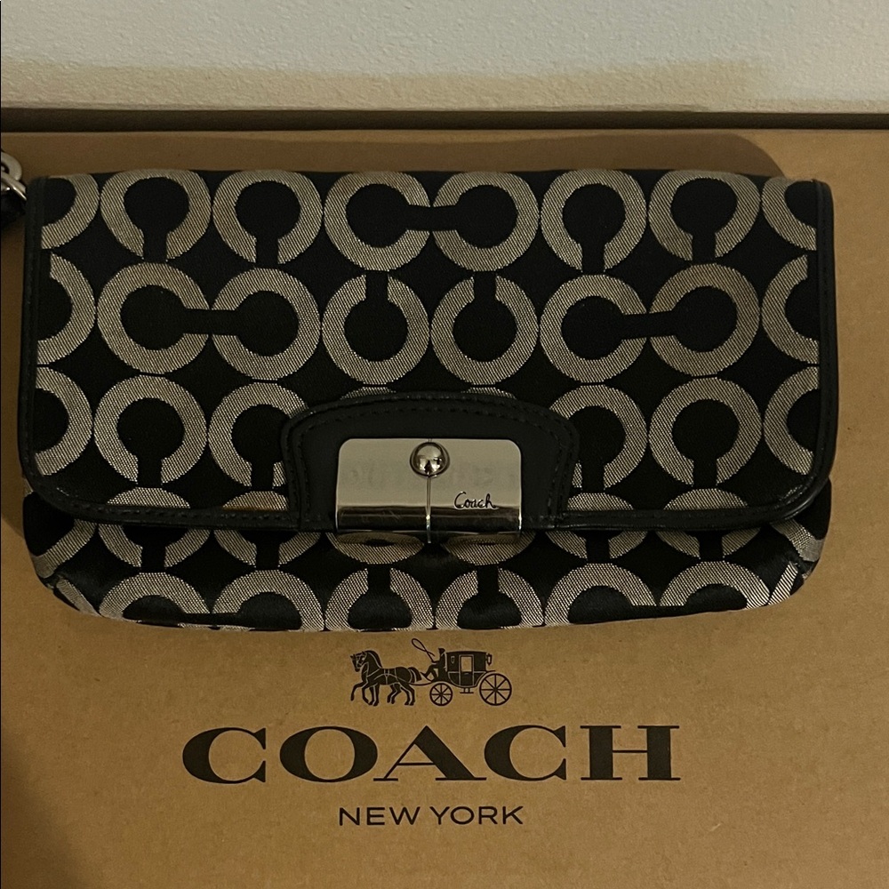 Coach Black and Gray Geometric Clutch
